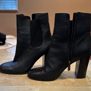 Kenneth Cole Black Leather Block-Heel Ankle Boots